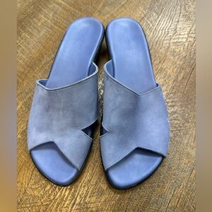 Arche periwinkle sz.41 (10) suede slides, made in France